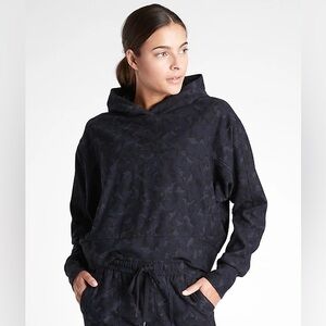 Athleta Printed Farallon sweatshirt in Navy